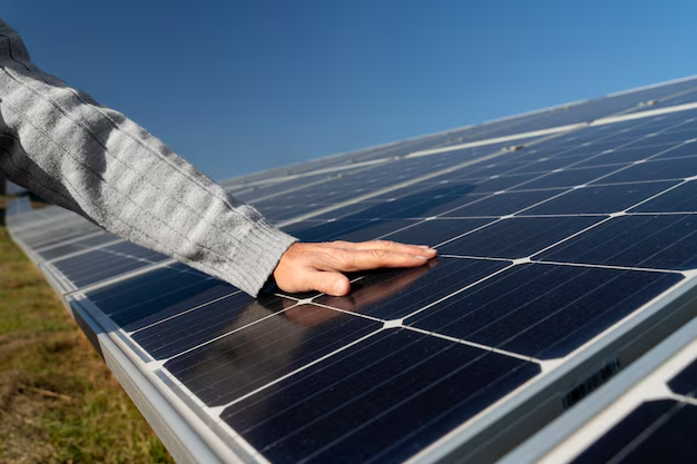 Auge de las baterías de litio y paneles solares: ¿a qué se debe?
