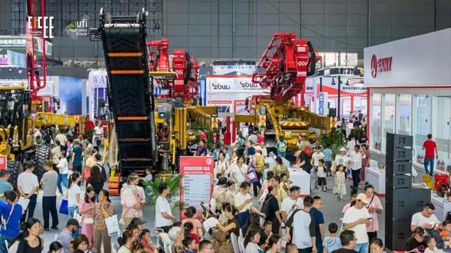 The photo shows a scene during the 4th Changsha International Construction Equipment Exhibition in Changsha, central China's Hunan Province. (Photo provided by the organizer)