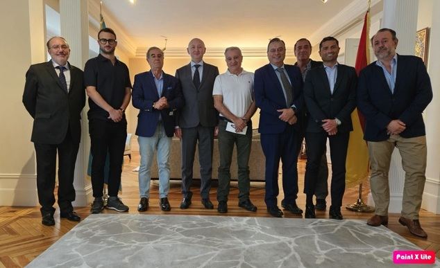 El Embajador de Kazajstán se reúne con periodistas españoles