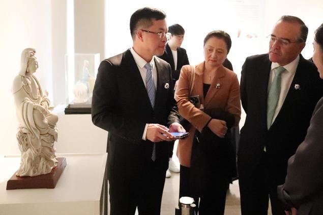 La famosa porcelana china de Dehua llega a Talavera de la Reina