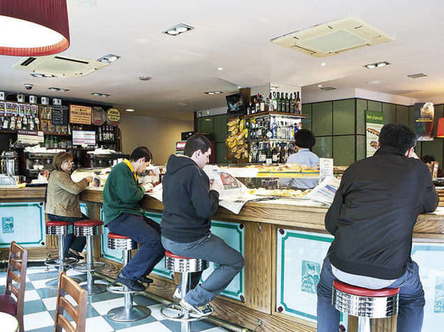 El Congreso de Gastropología reivindica el bar como estructura social a la deriva