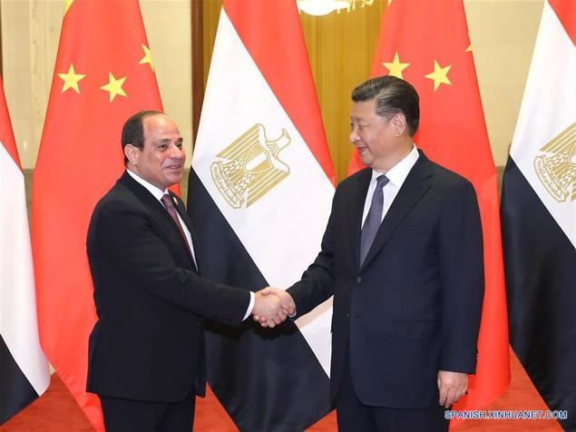 El presidente de China, Xi Jinping (d), durante las conversaciones con el presidente de Egipto, Abdel-Fattah al-Sisi, en el Gran Palacio del Pueblo en Beijing, capital de China, el 1 de septiembre de 2018. (Foto: Xinhua/Pang Xinglei)