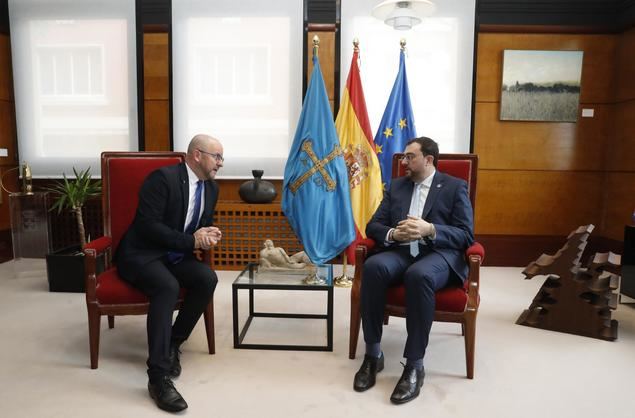 El Embajador de Eslovaquia visita Asturias