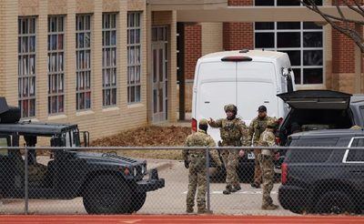 ÚLTIMA HORA &gt;&gt;&gt; Todos los rehenes en una sinagoga "se encuentran sanos y salvos" en Texas
