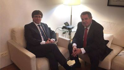 Un misterioso exdiplomático ruso se entrevistó con Puigdemont el día antes de la DUI en 2017