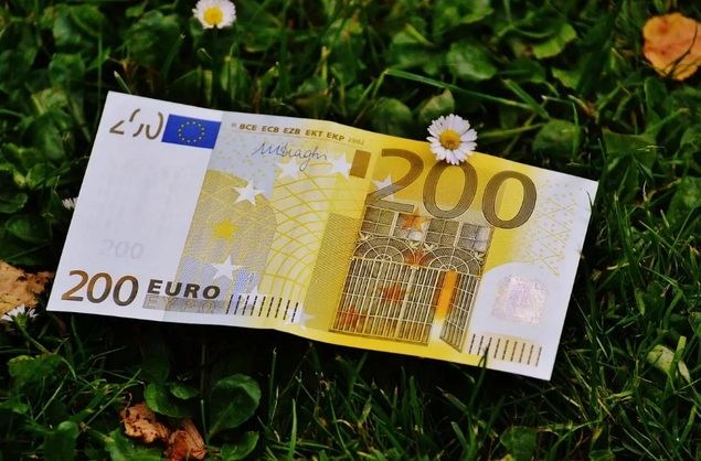 Las renovables ganan peso en la cartera de análisis de Renta Variable española de Mirabaud