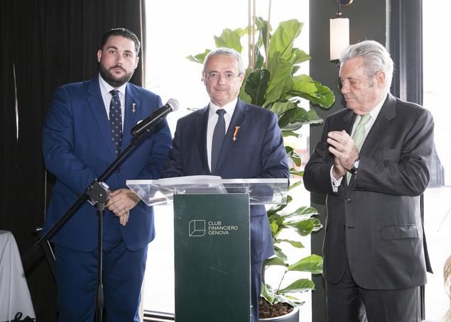 El Real Cuerpo de la Nobleza del Principado de Asturias condecora al Embajador de Eslovenia