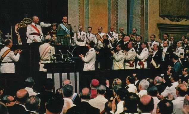 18 de noviembre de 1976: el día en que el franquismo se suicidó políticamente