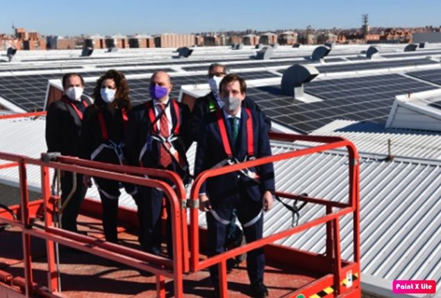 El alcalde de Madrid inaugura la planta fotovoltaica del Centro de Madrid de Stellantis