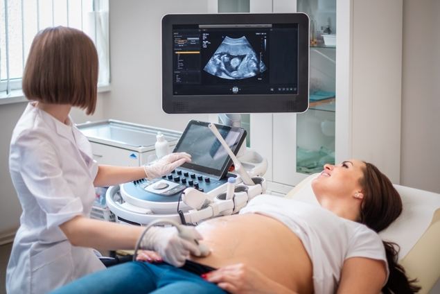 Don Fernando Savater ha afirmado que, conceptualmente, el aborto no puede ser considerado un derecho, como no lo es ni la mutilación, ni la automutilación. 