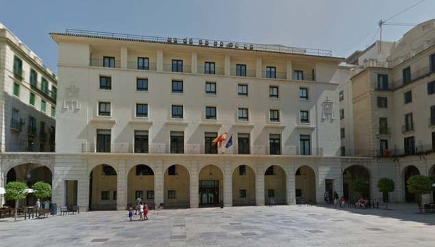 La Audiencia Provincial de Alicante declara nulo el contrato de una tarjeta revolving del BBVA