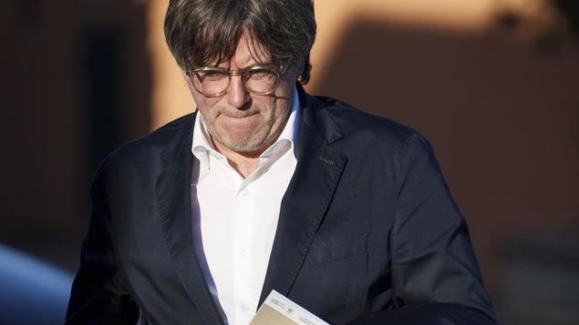 Carles Puigdemont, derrotado, se lame las heridas fuera de nuestras fronteras.