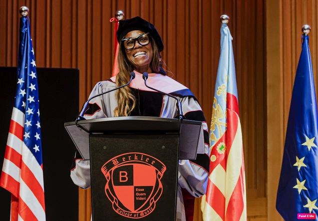 La reconocida publicista de la industria de la música Yvette Noel-Schure recibe un doctorado honoris causa por Berklee Valencia