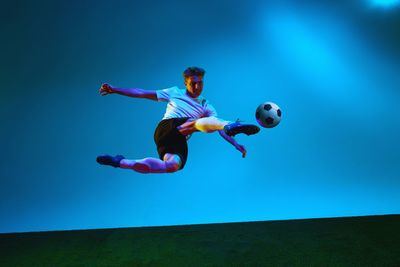 Los agentes de futbolistas y su impacto en la industria deportiva mundial