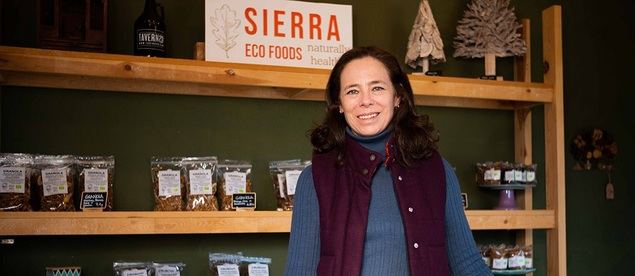 Patricia Vega abrió su negocio de alimentación natural Sierra Eco Foods con el apoyo de MicroBank.