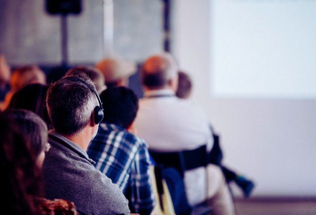 La traducción simultánea como herramienta clave en la comunicación global