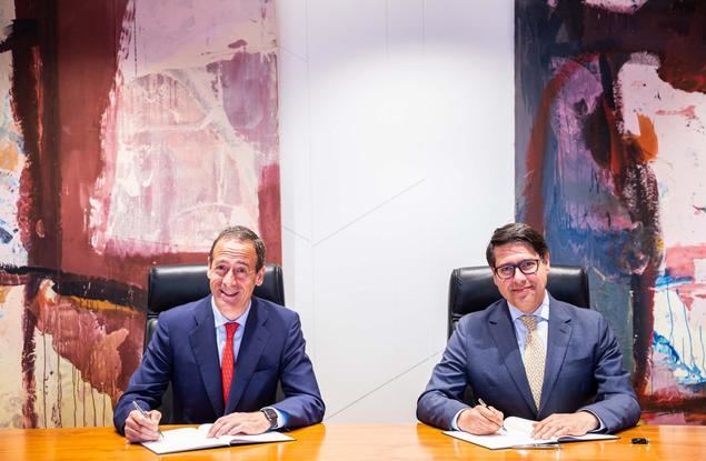 Gonzalo Gortázar, consejero delegado de CaixaBank, y Ricardo Mourinho Félix, vicepresidente del BEI.