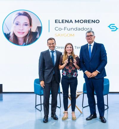 De izquierda a derecha: Jaume Masana, director de Negocio de CaixaBank; Elena Moreno Senosiain, fundadora de Saygom, y Toni Rodríguez, director Segmento Negocios de CaixaBank.