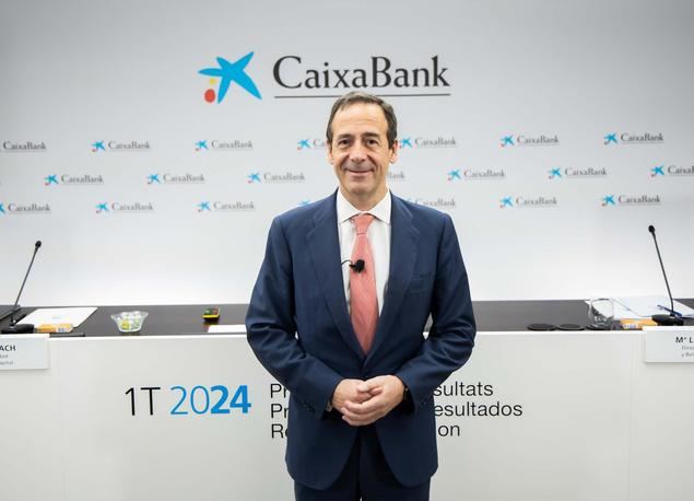 El consejero delegado de CaixaBank, Gonzalo Gortázar, durante la rueda de prensa de presentación de resultados del primer trimestre de 2024.