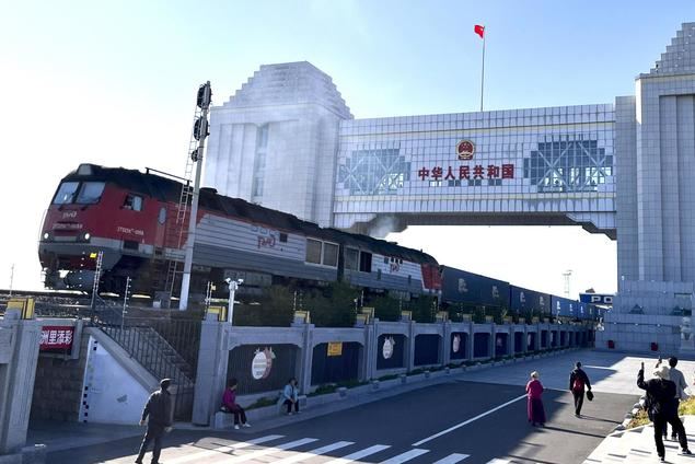 Crece la gestión de carga entre China y Europa en el mayor puerto terrestre chino