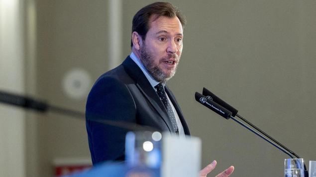 Óscar Puente, Ministro ariete en plaza
