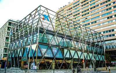 Exterior oficina All in One Madrid.
