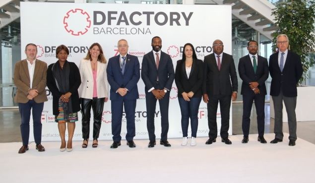 Una delegación de Angola se interesa por el modelo de la Zona Franca de Barcelona