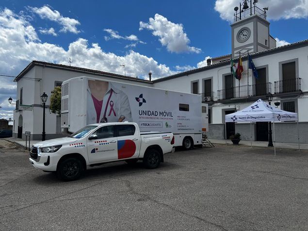 Dos unidades móviles equipadas con mamógrafos de Fujifilm ya han realizado 9.500 pruebas en Extremadura