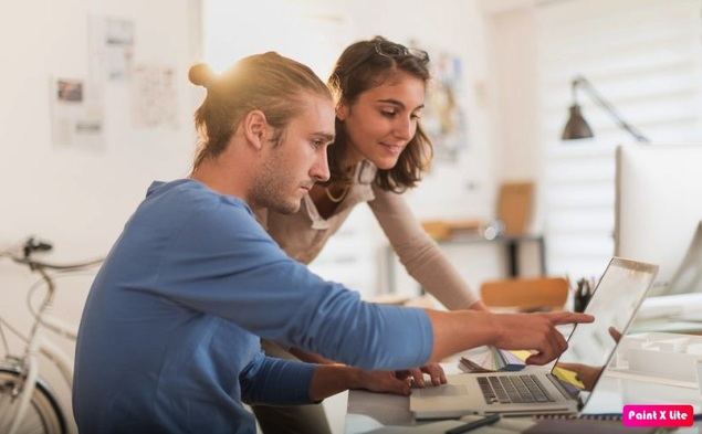 Dos de cada tres becarios afirman no ganar lo suficiente para cubrir sus gastos