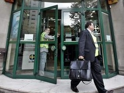 Más de la mitad de los españoles concentra en una misma entidad todos sus productos financiero