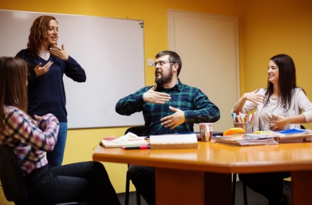 Cinco actividades perfectas para aprender idiomas y hacer ‘team building’ en tu empresa