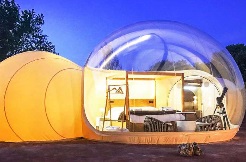 Hoteles burbuja, cabañas y monasterios: los alojamientos atípicos triunfan en España