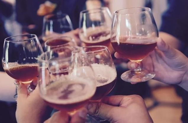 Cena de empresa: ¿Me pueden despedir por un comportamiento inadecuado?