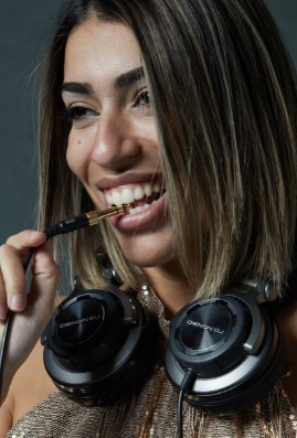 Claudia León, la DJ Cubana & Castiza, se ha convertido en la nueva sensación de la música electrónica