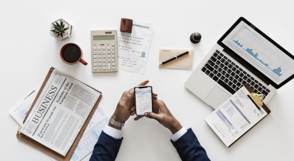 Delega la gestión financiera y desarrollo estratégico de tu negocio en APTKI