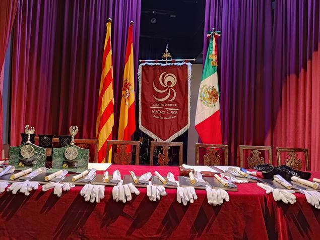 El Claustro Doctoral Honoris Causa inviste a nuevos doctores en el Real Círculo Artístico de Barcelona