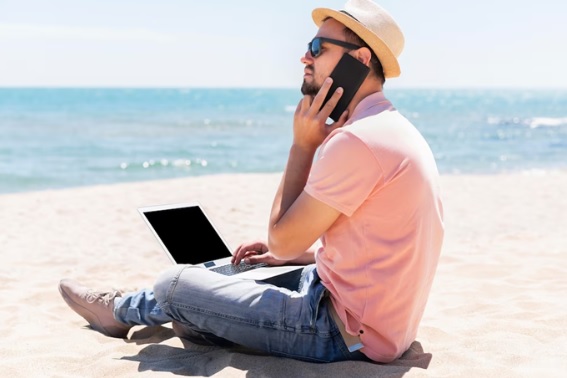 Casi la mitad de empleados en Espana reciben correos o llamadas de trabajo fuera de su jornada laboral