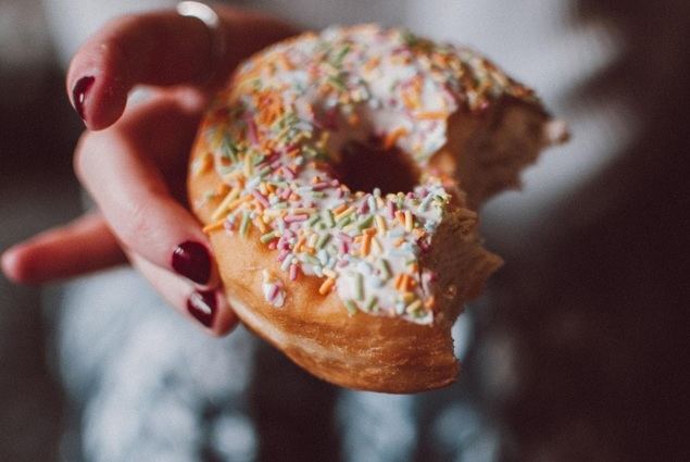 La mayoría de los productos alimentarios y bebidas publicitados bajo el concepto 'mediterráneo' no están incluidos en la dieta mediterránea