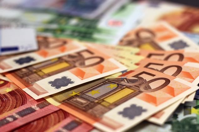 Uno de cada tres préstamos solicitados por los españoles en 2022 ha estado destinado a mejorar su solvencia económica frente a la inflación