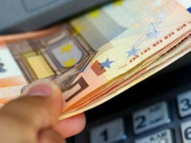 Desafíos en el acceso al dinero en efectivo: cierre de sucursales y preferencia por la atención presencial