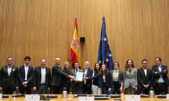 La ciudadanía reclama en el Congreso que se apruebe el reglamento de las SBIC