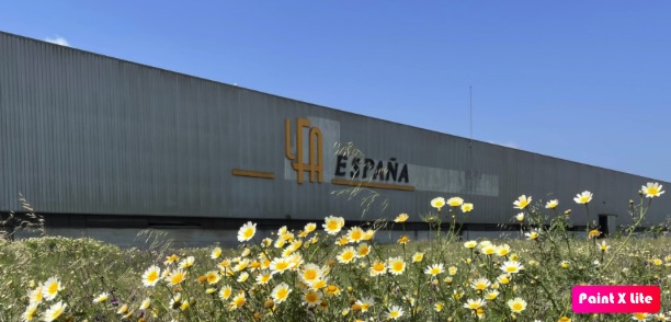 Endesa X y La Fonte Ardennaise España firman un acuerdo para la construcción de una planta de autoconsumo que cubrirá un 11% de sus necesidades energéticas