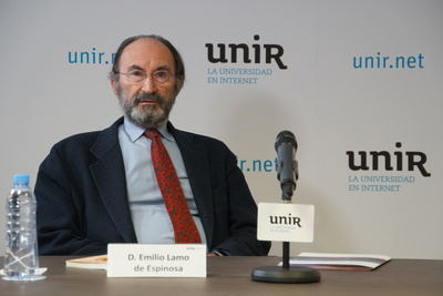 “Hemos perdido la noción de realidad objetiva: la noticia está ahora en describir lo que pasa en redes”