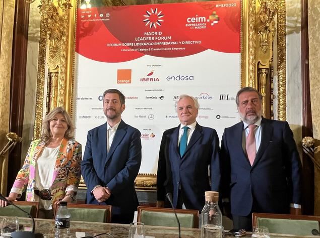 De izda. a dch. Engracia Hidalgo, concejal delegada del área de Economía, Innovación y Hacienda del Ayuntamiento de Madrid; Miguel Ángel García, consejero de Presidencia, Justicia, Administración Local y portavoz de la Comunidad de Madrid; Ángel Asensio, presidente de la Cámara de Comercio de Madrid; y Miguel Garrido, presidente de CEIM.