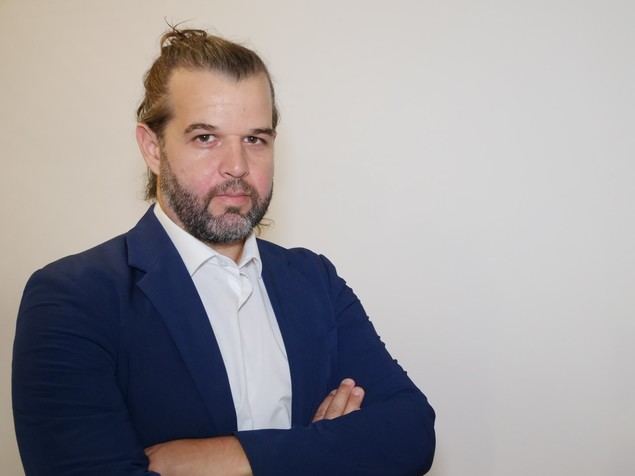 Christyan de la Cruz
CEO de ZinkZings Corporate.