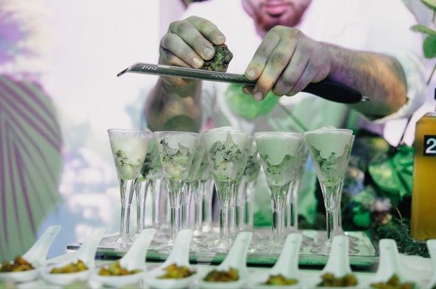 Crujiente de grillos, vino de cacao sin uvas y foie plant-based: ftalks’24 une el pasado, presente y futuro de la gastronomía
