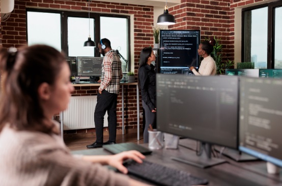Brecha de genéro: España necesita al menos 120.000 mujeres profesionales de la tecnología