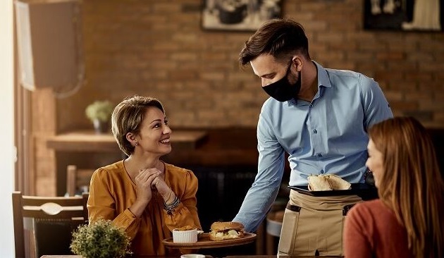 La hosteleria incrementa sus ventas en un 100,7% respecto 2021