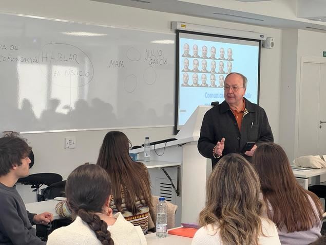 El maestro, comunicador del conocimiento