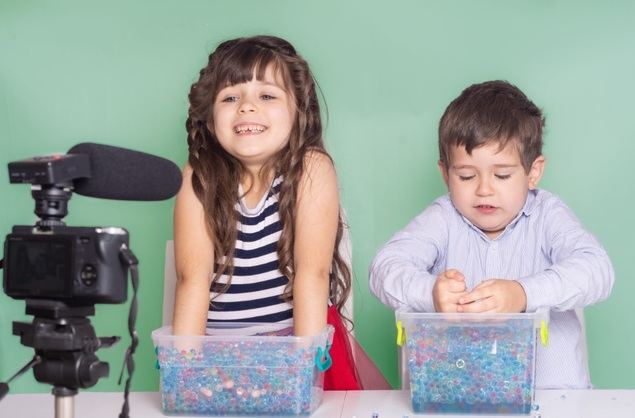 Niños influencers: ¿negocio familiar o pasatiempo en familia?